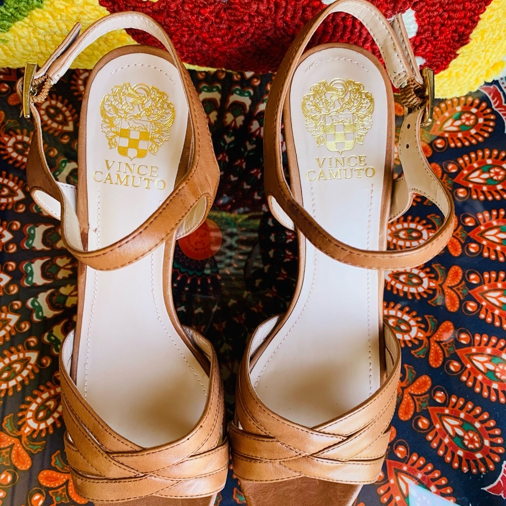 Vince Comodo brown high heels size 8